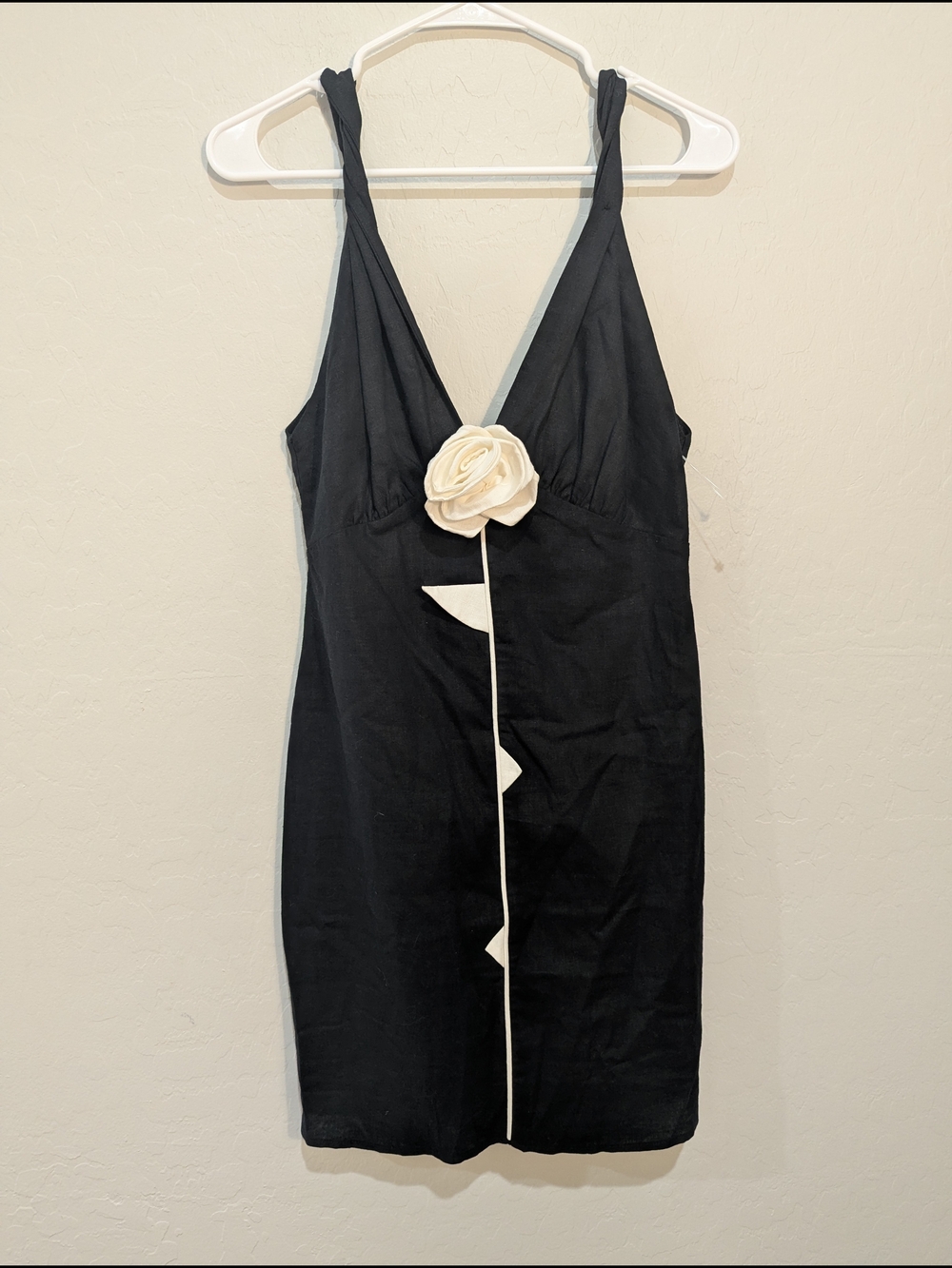 FARM Rio V-Neck Rosette Mini Dress - Size S - Picture 4 of 10